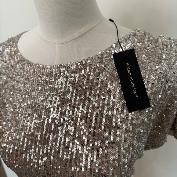 Cable & Gauge Silver Sequin Dress - Picture 4 of 8